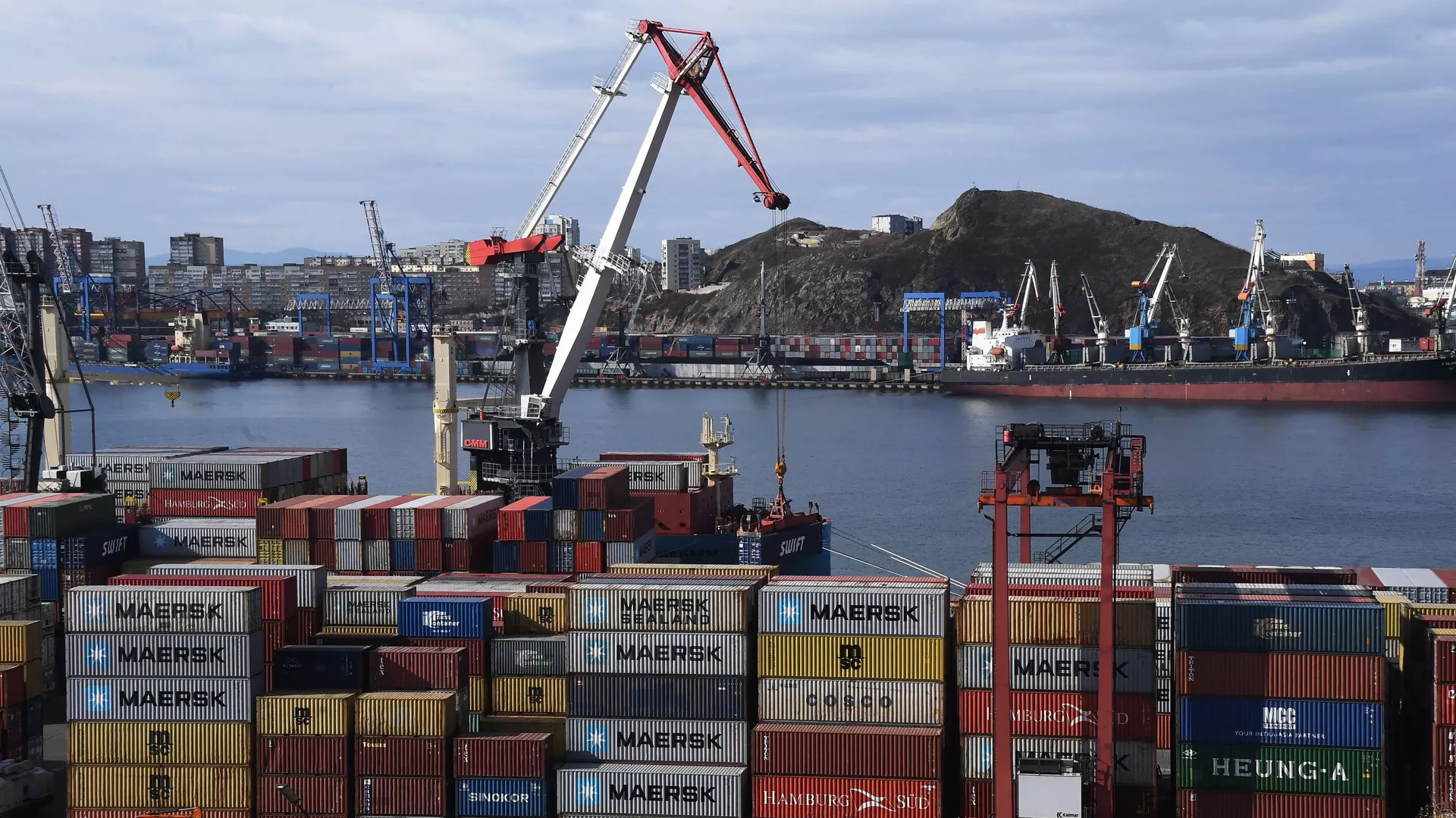 海参崴港口2024年第一季集装箱成交量达19.65万标准箱