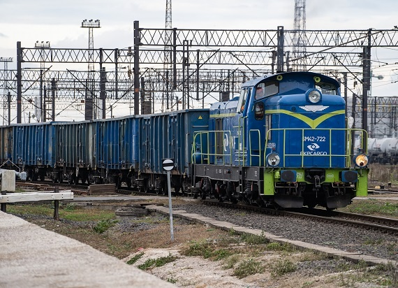 乌克兰铁路轨距和欧盟铁路轨距不同该如何解决？